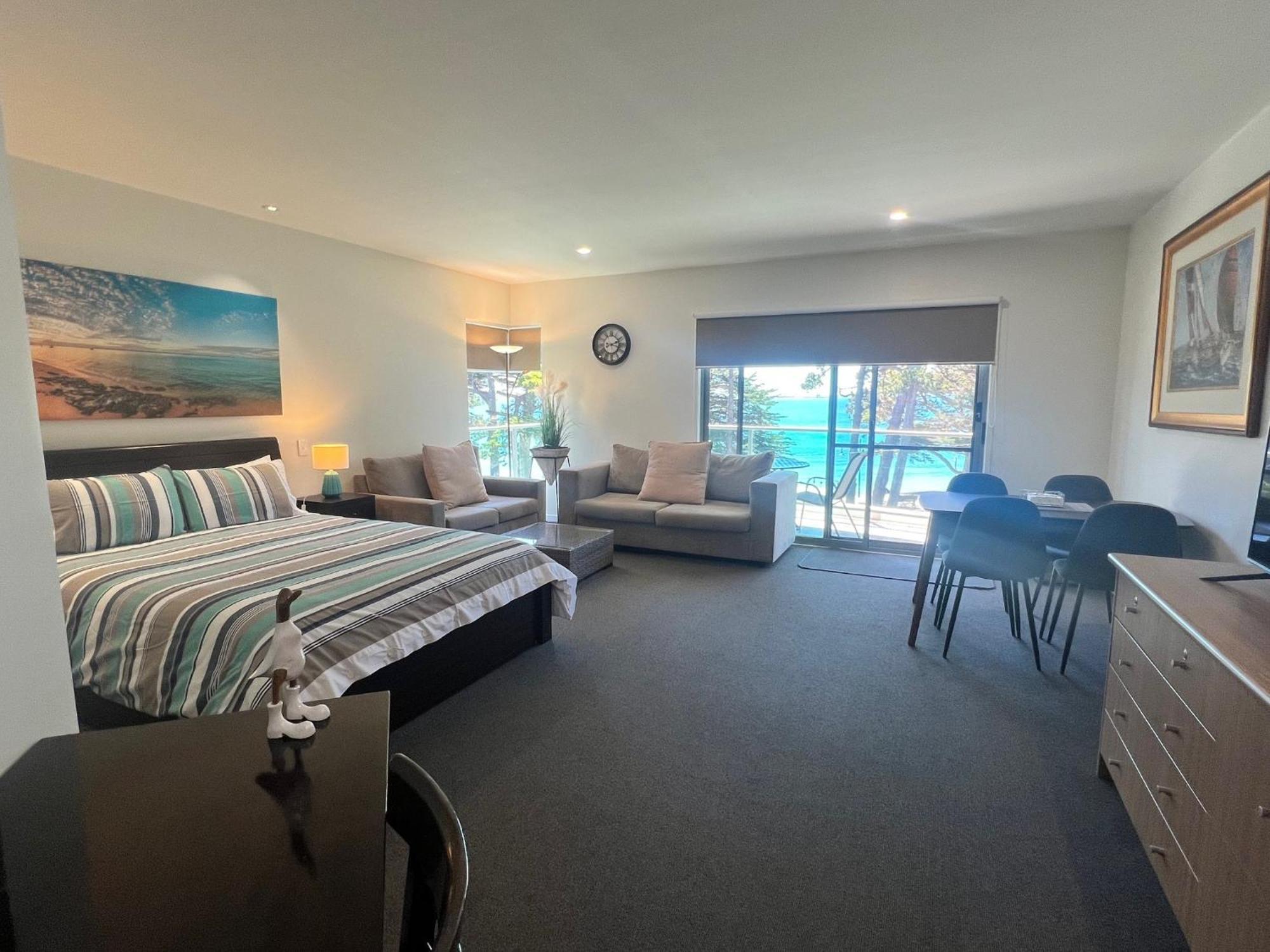 Phillip Island Holiday Apartments 카우즈 외부 사진